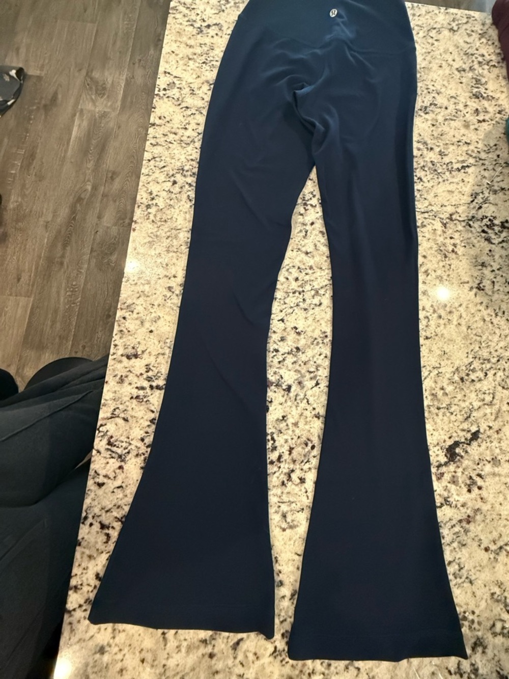 True navy align flares - Picture 2 of 4